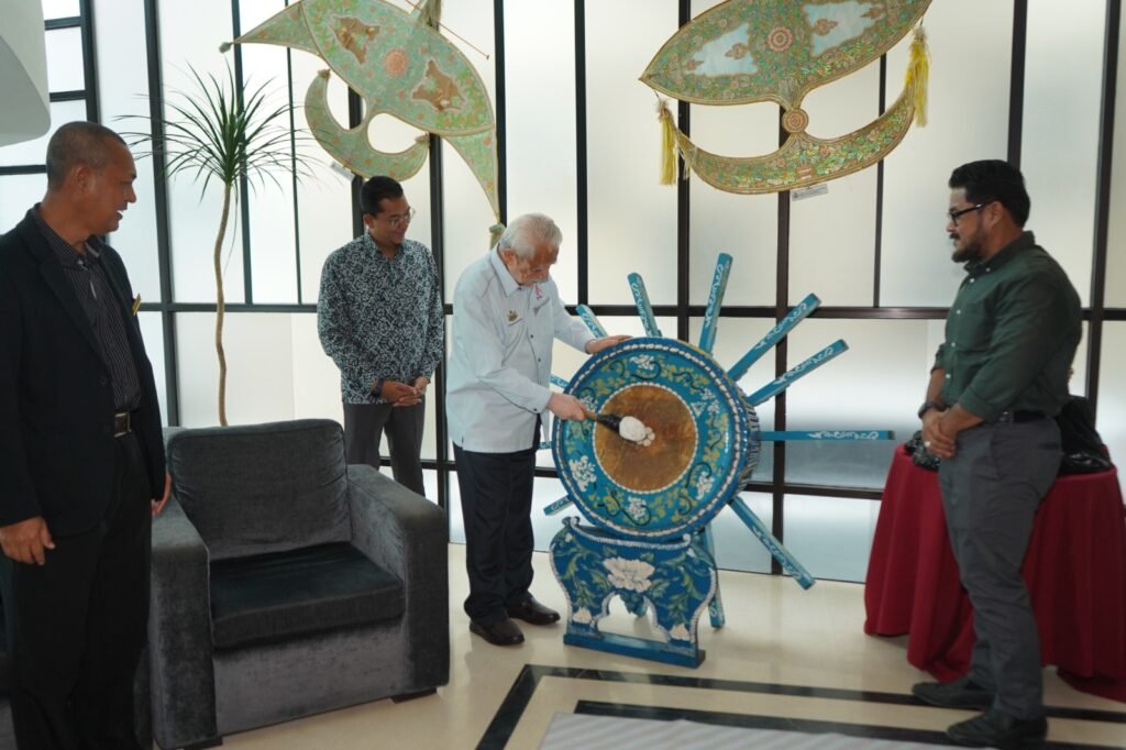 datuk din - bersatu