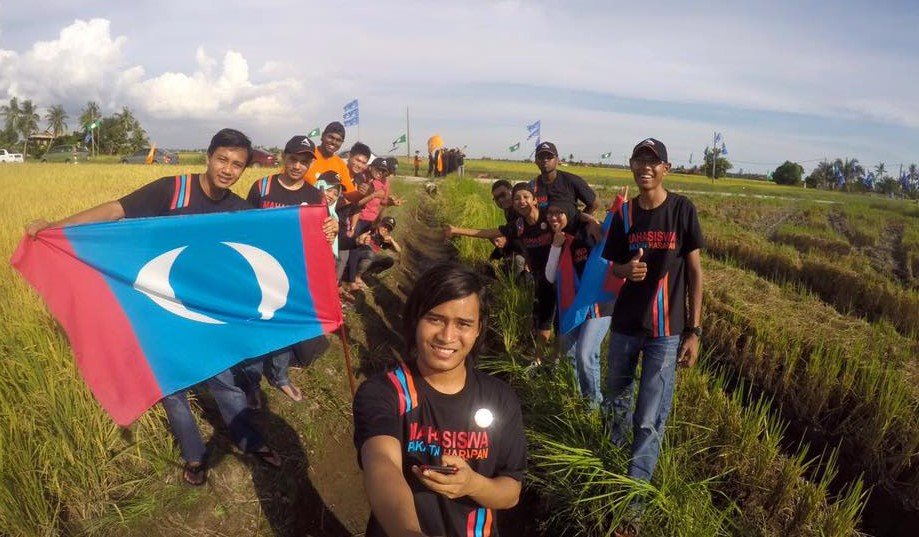 PKR - mahasiswa bendera