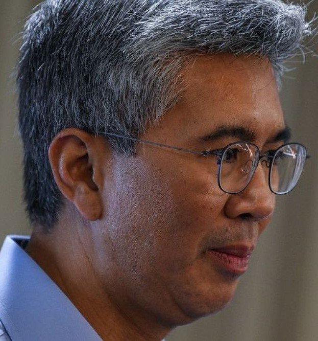 B - Tengku Zafrul